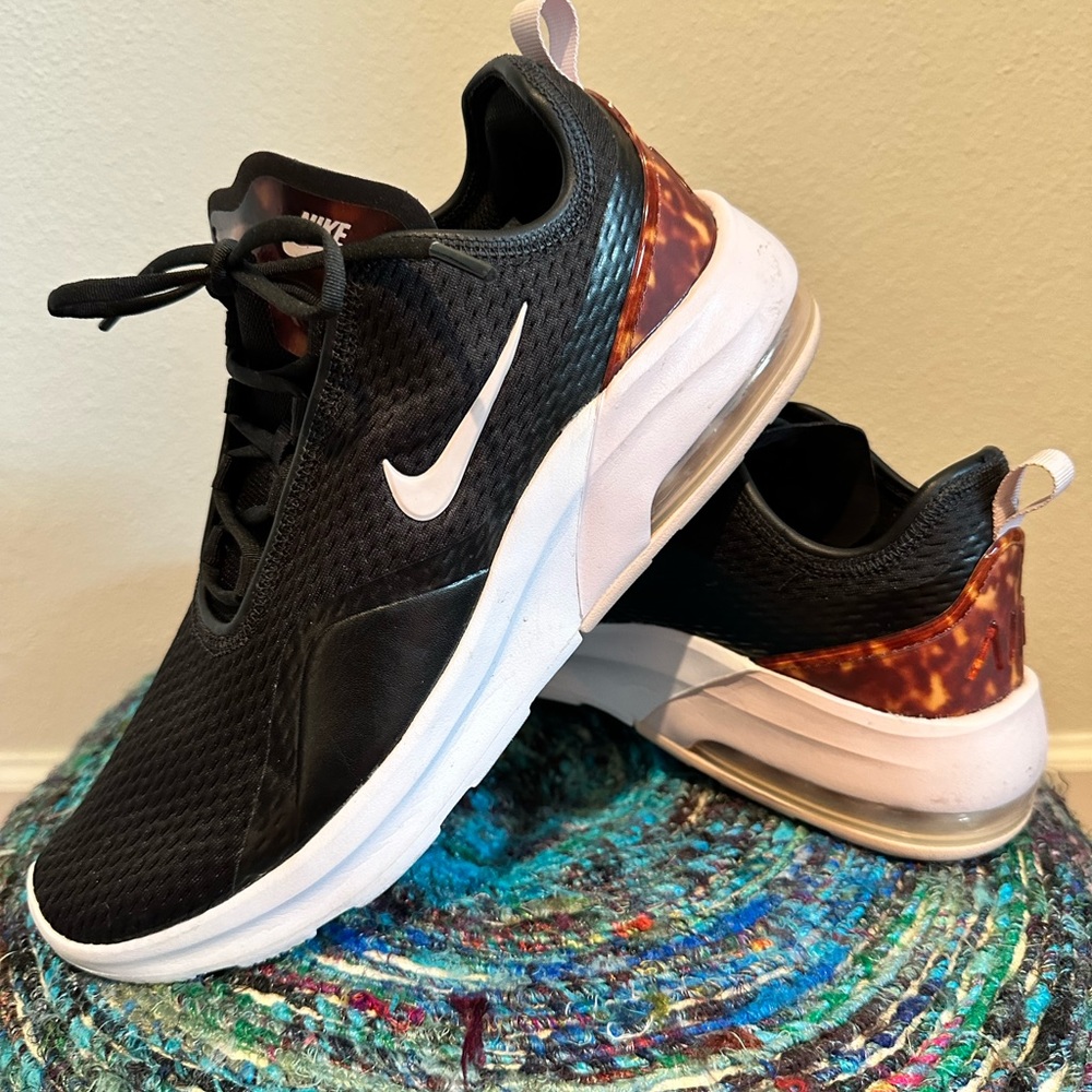 Women’s Nike shoes - Picture 5 of 5